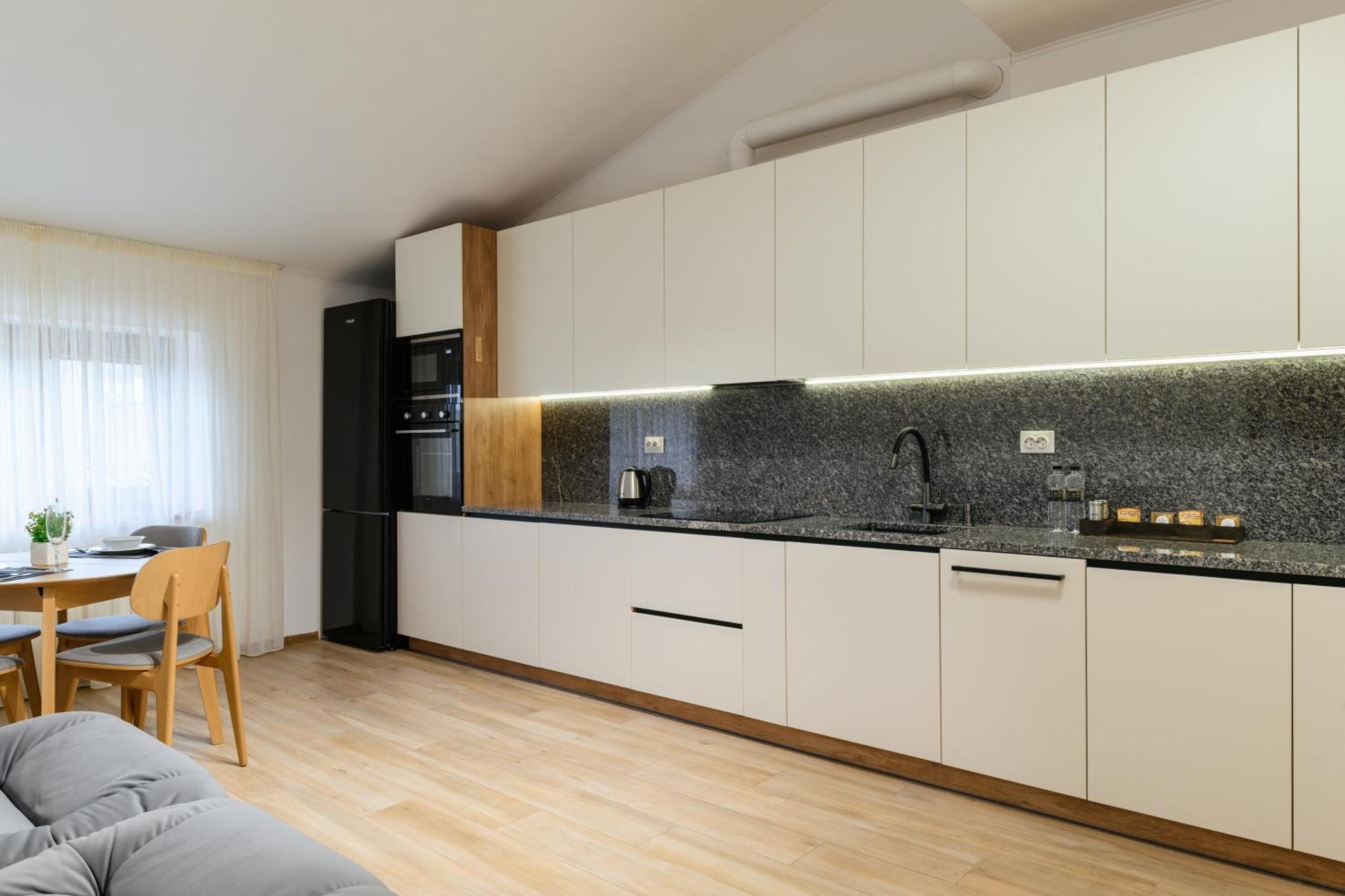 Luxury Apartments Uzhorod ภายนอก รูปภาพ