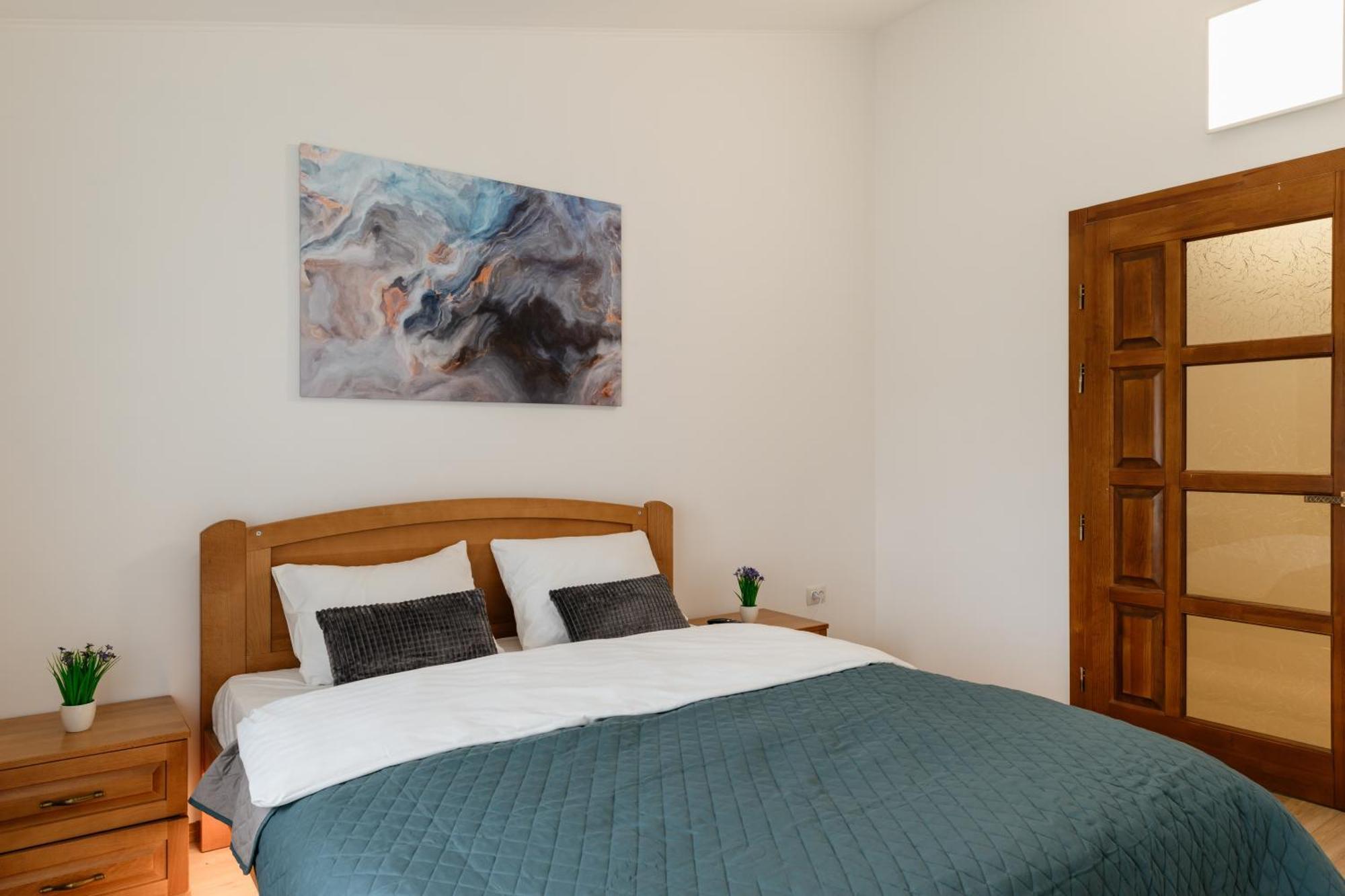 Luxury Apartments Uzhorod ภายนอก รูปภาพ