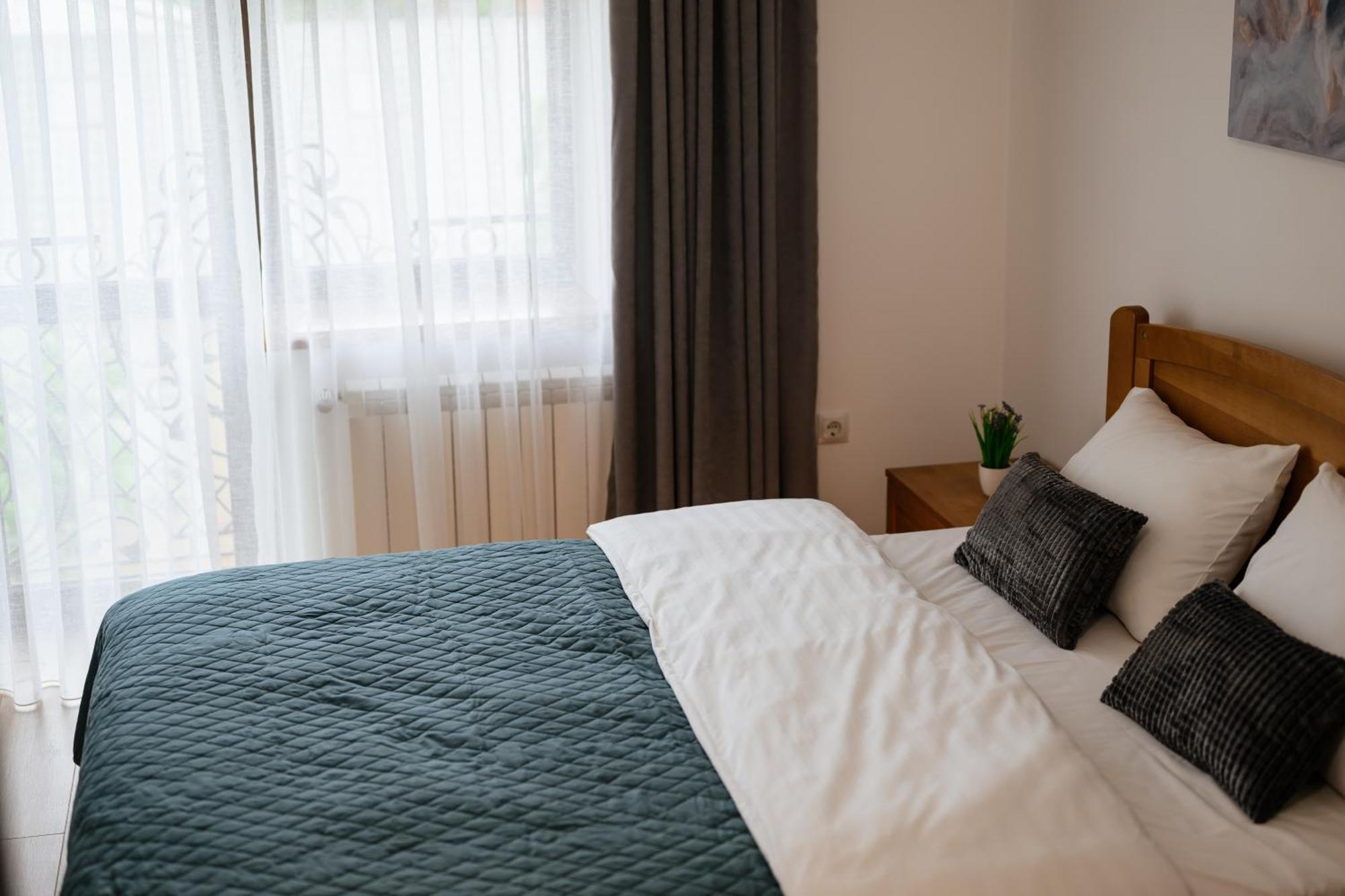 Luxury Apartments Uzhorod ภายนอก รูปภาพ