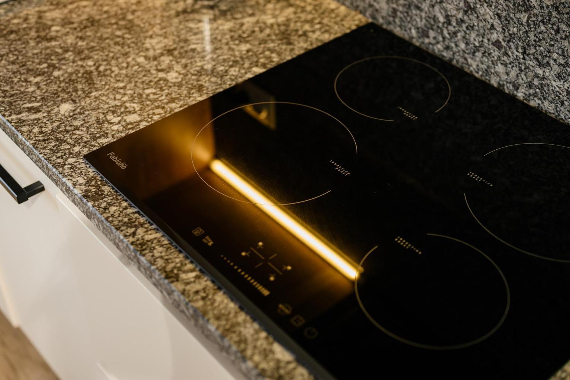 Luxury Apartments Uzhorod ภายนอก รูปภาพ
