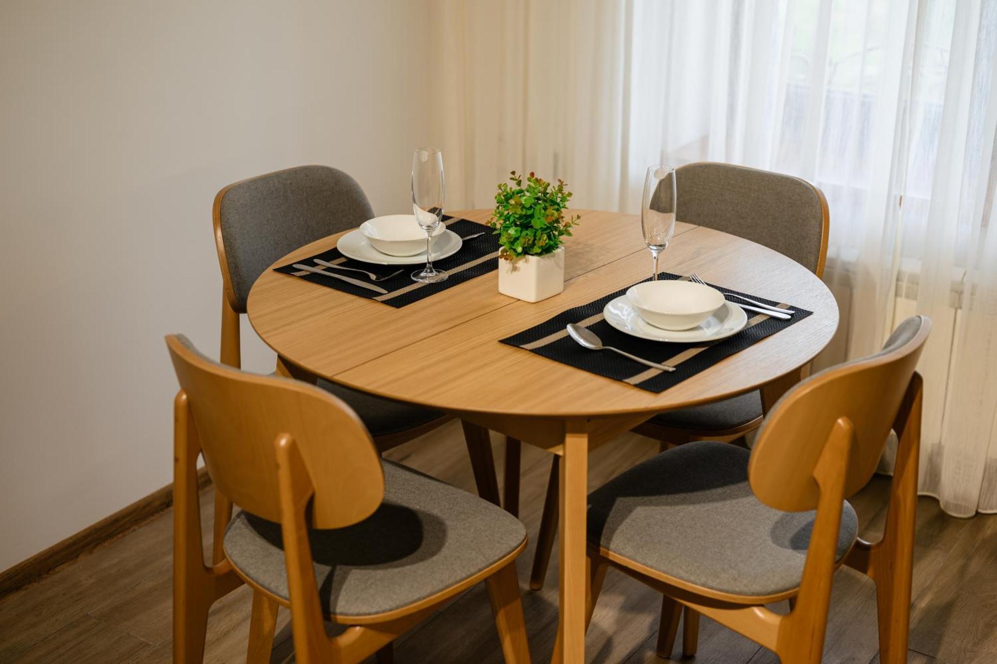 Luxury Apartments Uzhorod ภายนอก รูปภาพ